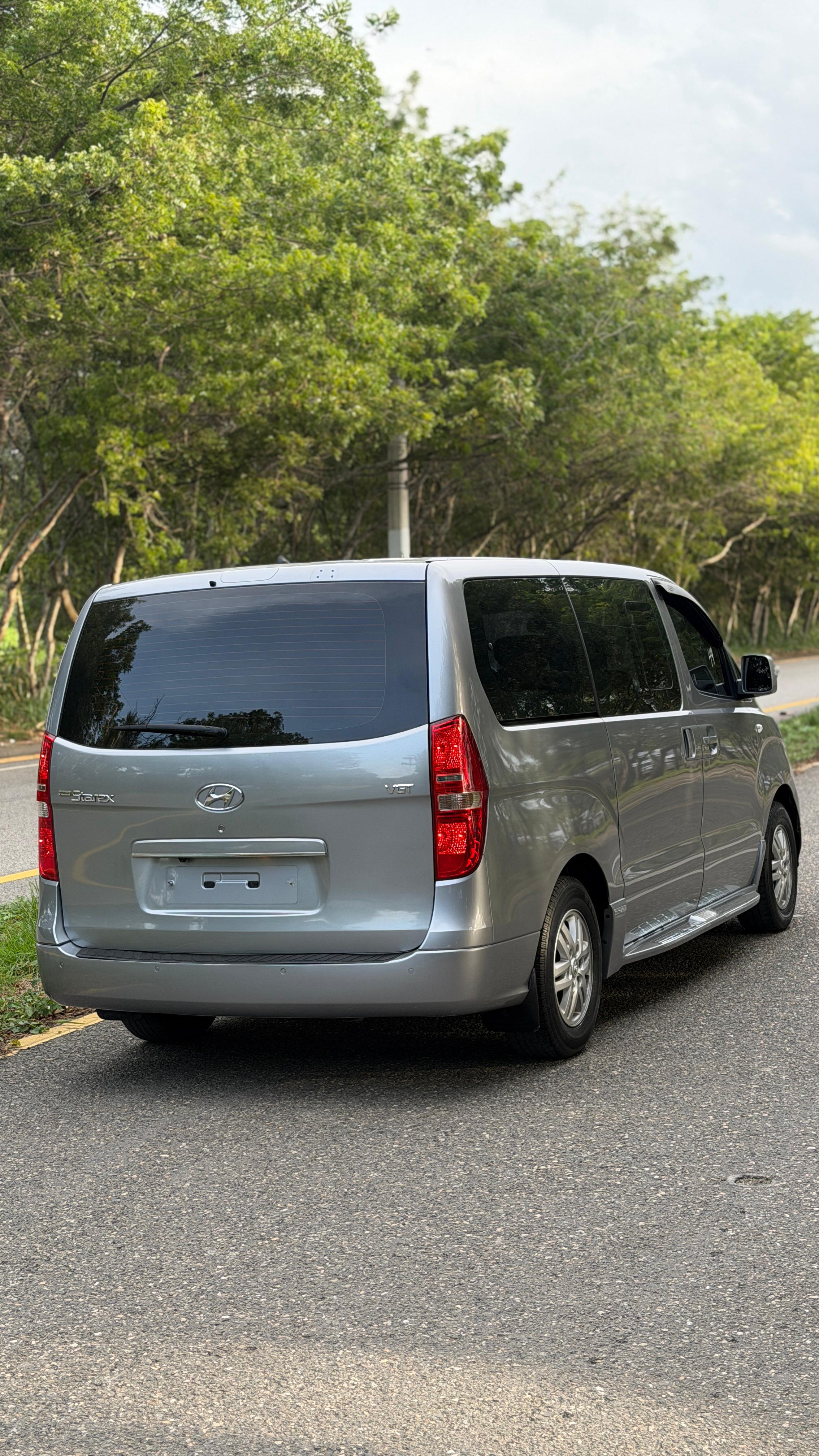 Vista 4 de Hyundai Grand Starex 2020