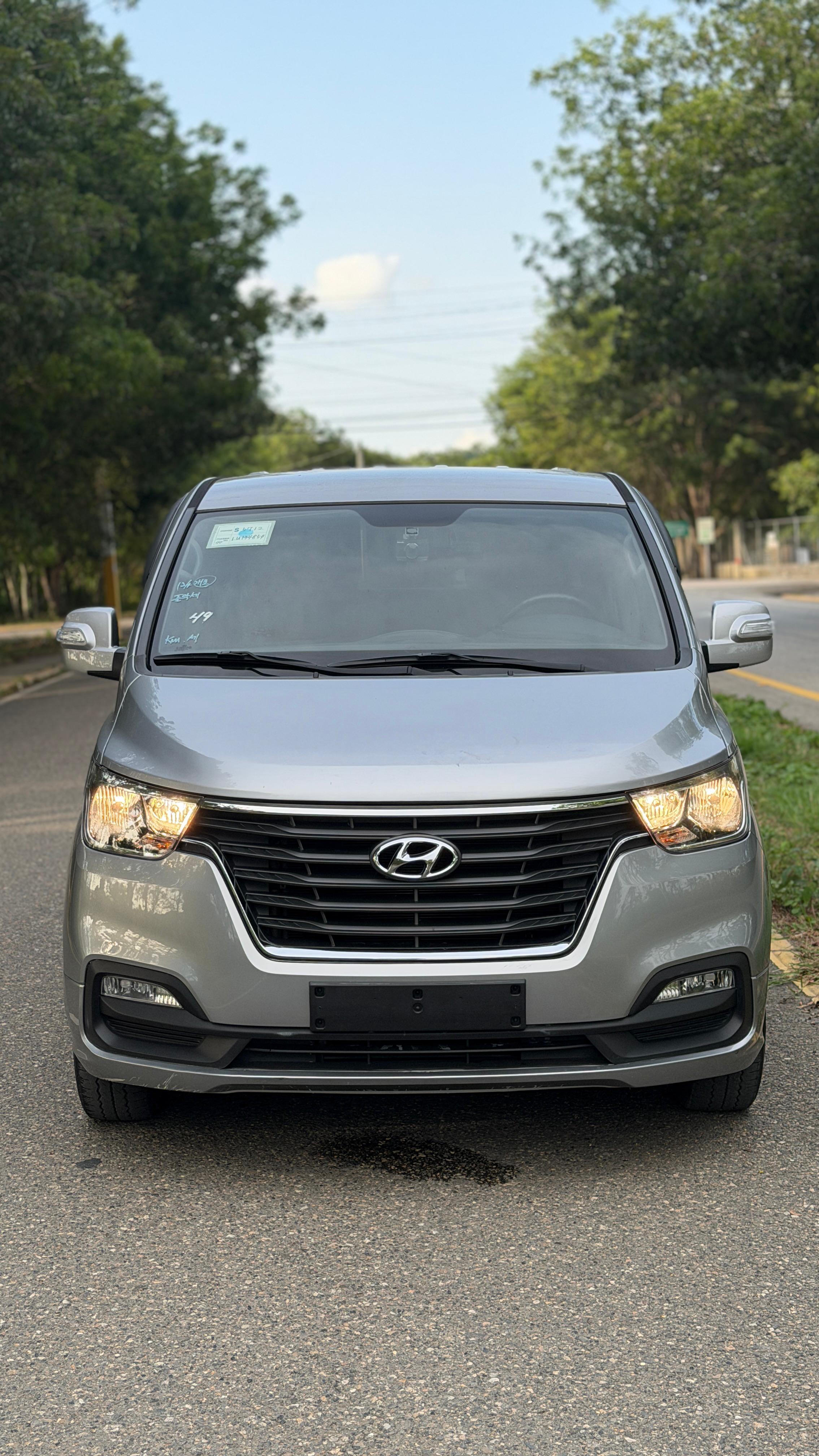 Hyundai Grand Starex 2020