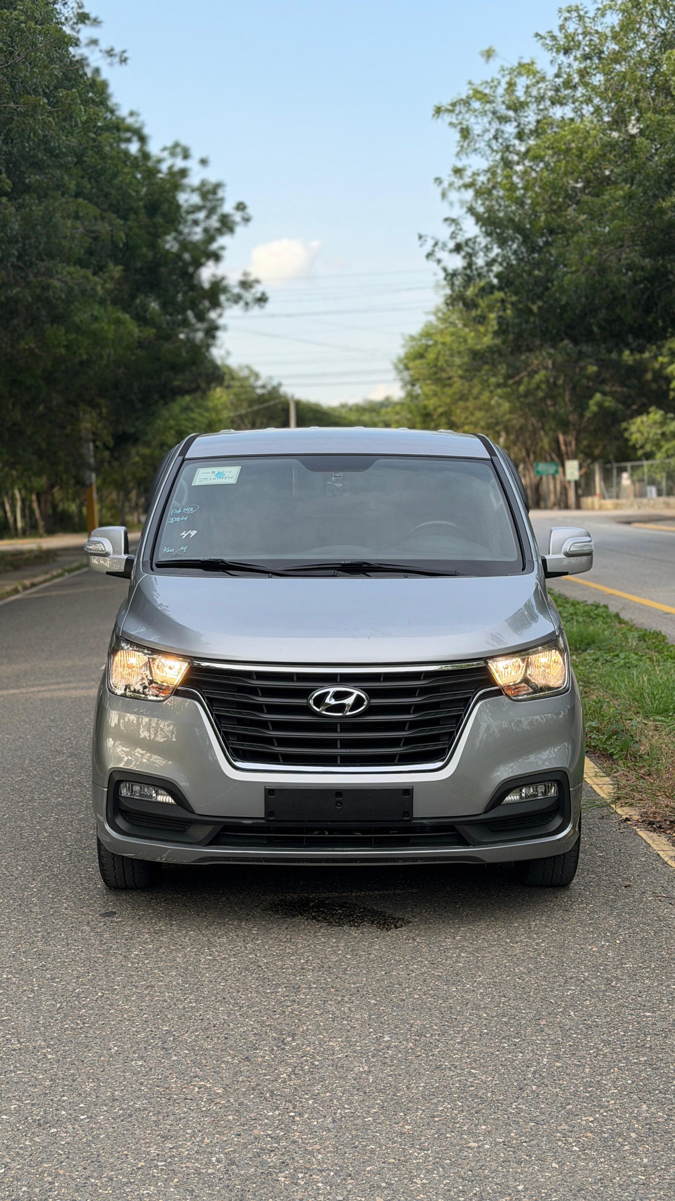 Vista 6 de Hyundai Grand Starex 2020