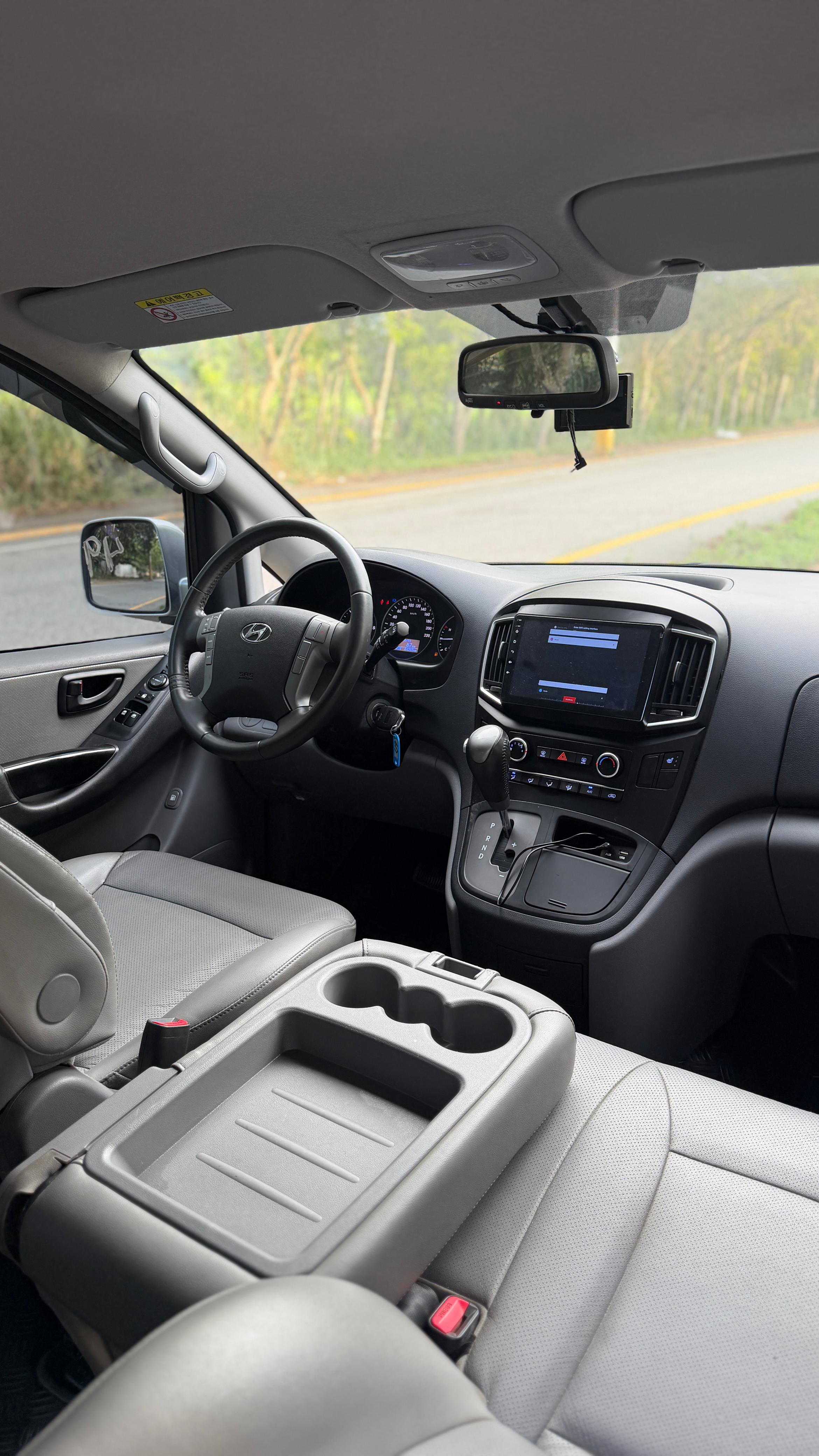 Vista 10 de Hyundai Grand Starex 2020