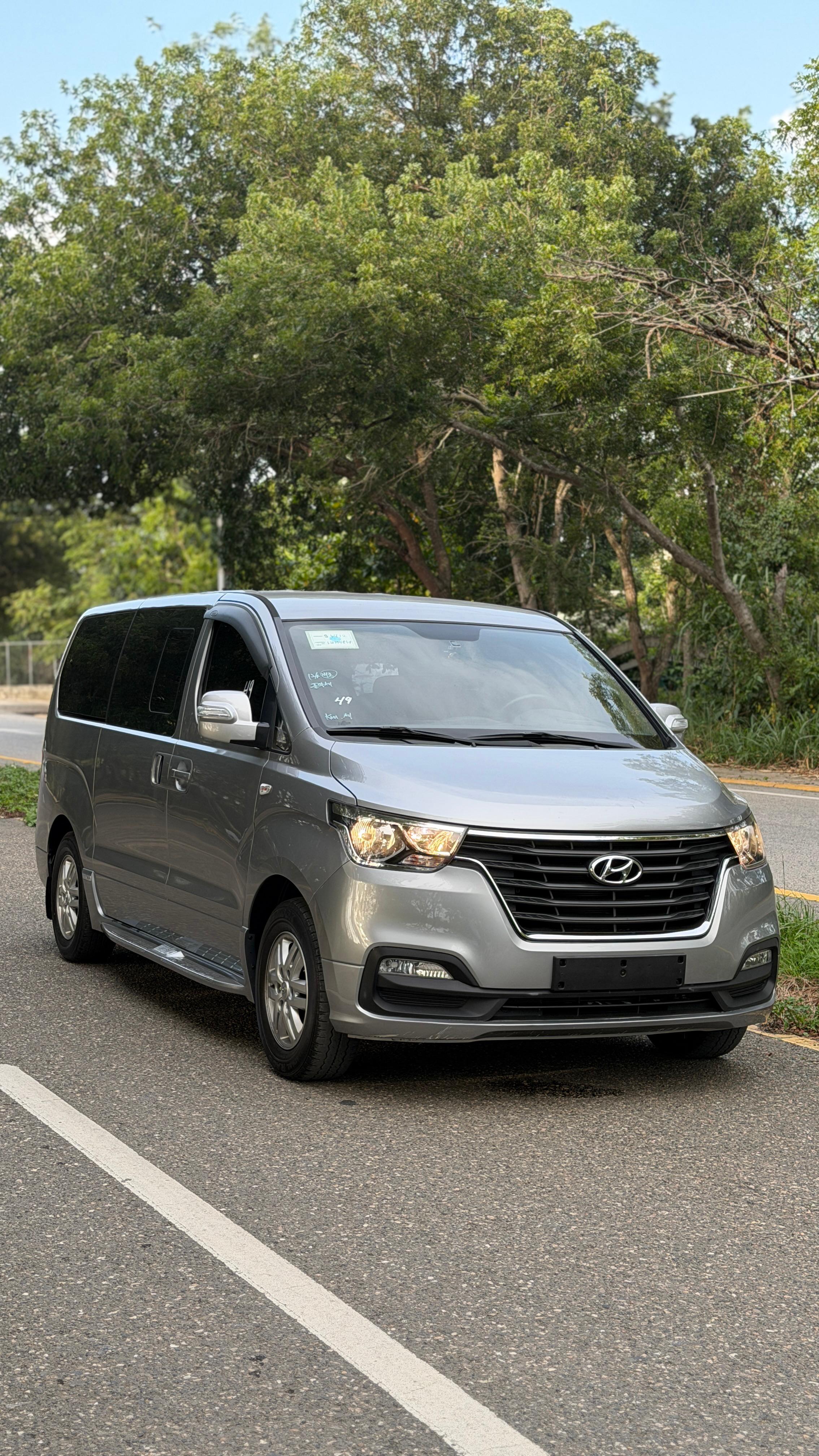 Vista 3 de Hyundai Grand Starex 2020
