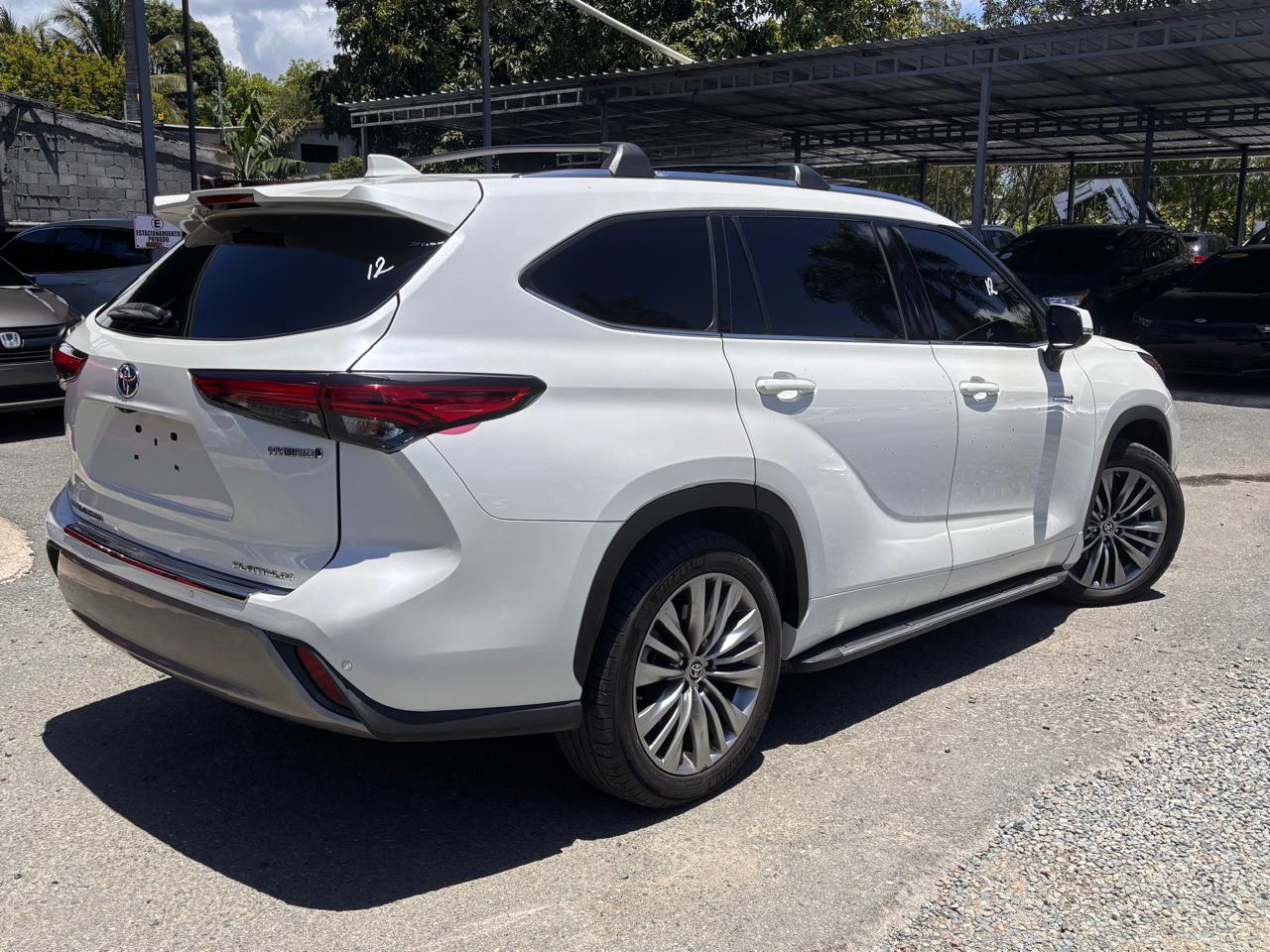 Vista 5 de Toyota Hihhlander Límete Platiniu 2021