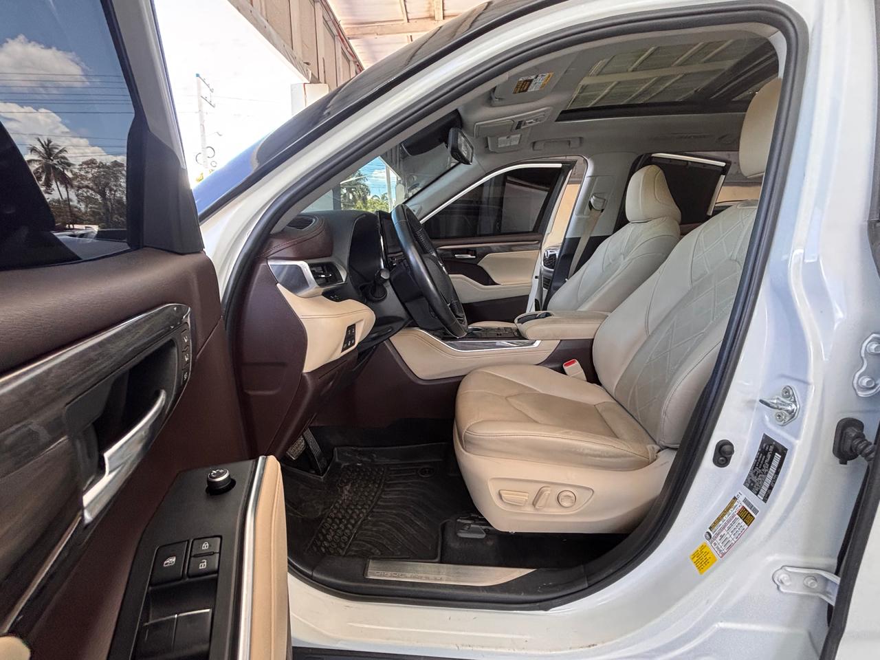 Vista 9 de Toyota Hihhlander Límete Platiniu 2021