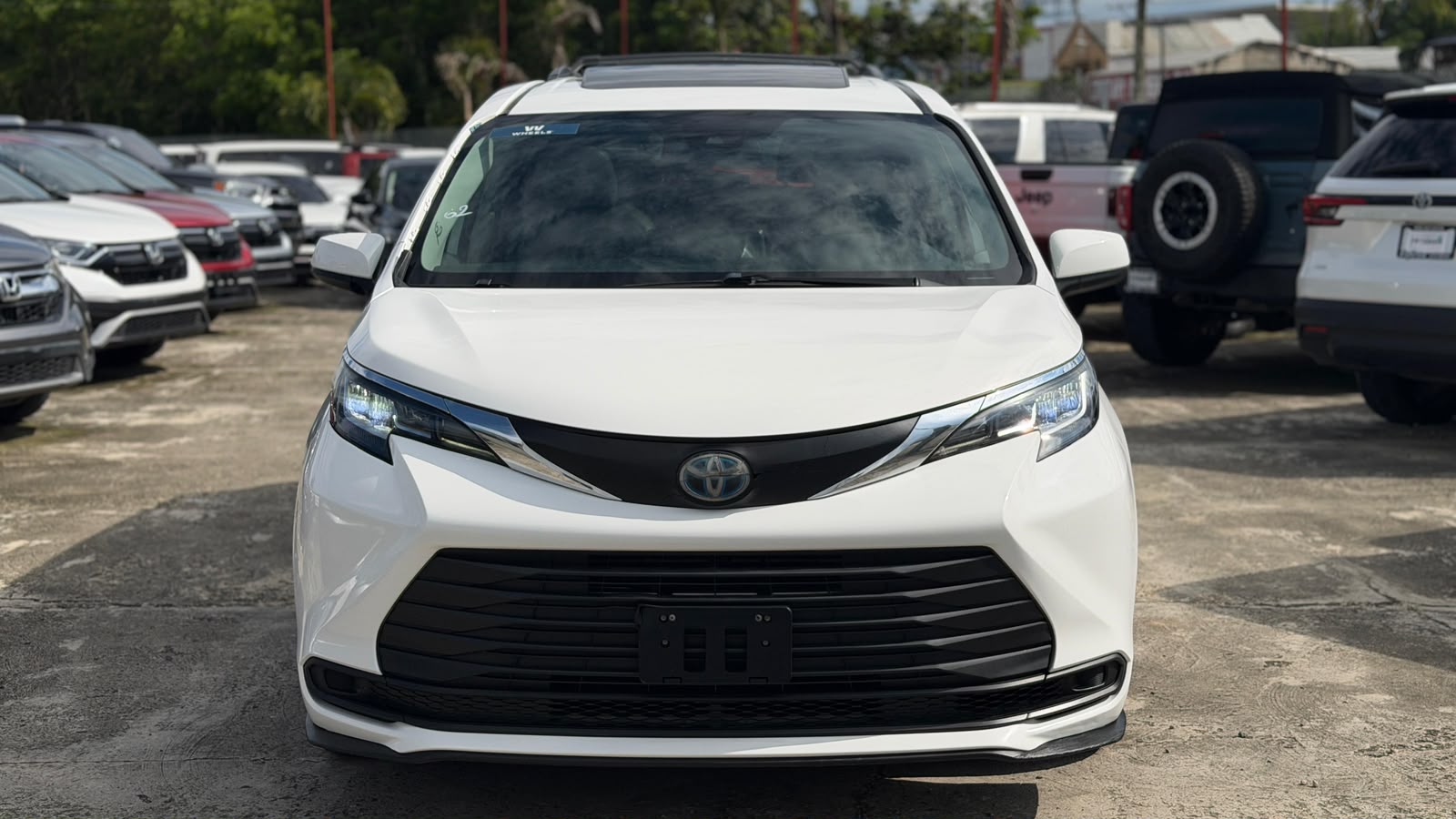 Toyota Sienna LE 2021