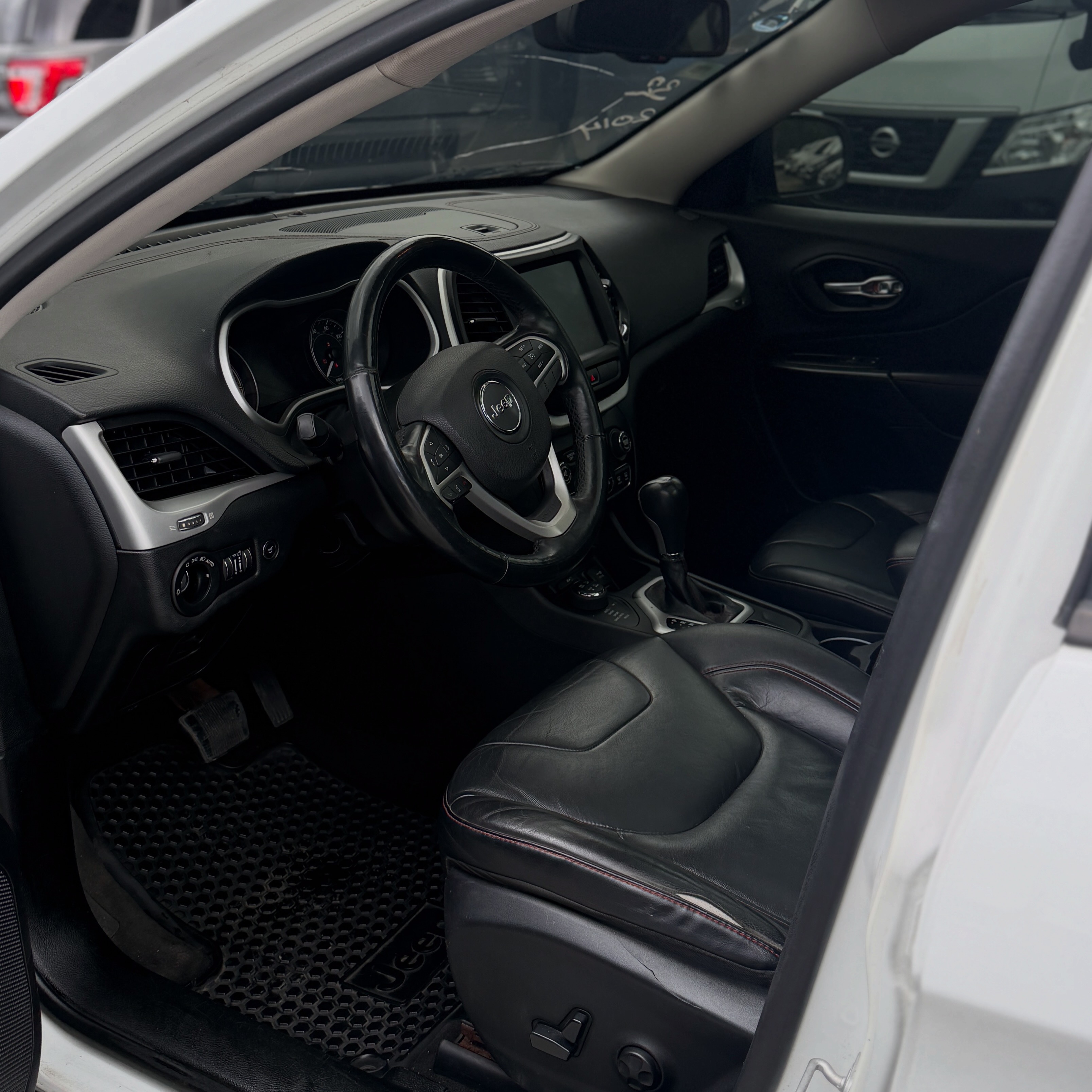 Vista 7 de Jeep Cherokee Trailhawk 2014