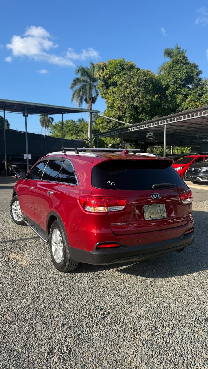 Vista 6 de Kia Sorento AWD EX 2016