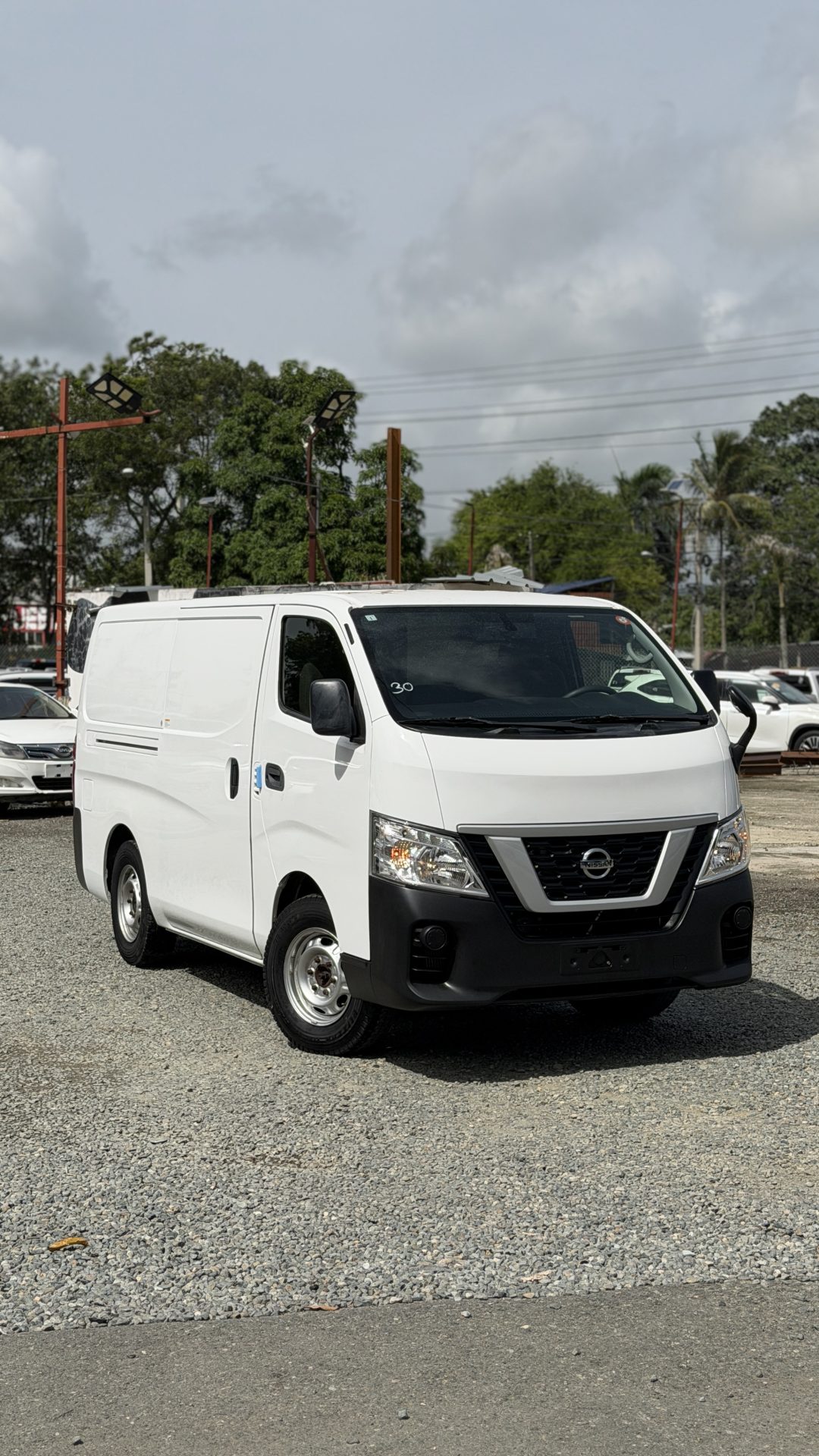 Vista 2 de Nissan Caravan NV350 2021