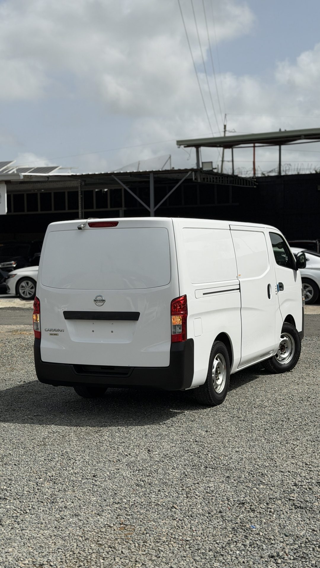 Vista 4 de Nissan Caravan NV350 2021