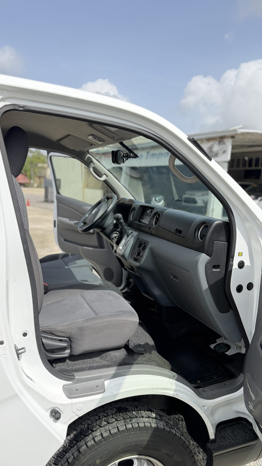 Vista 5 de Nissan Caravan NV350 2021