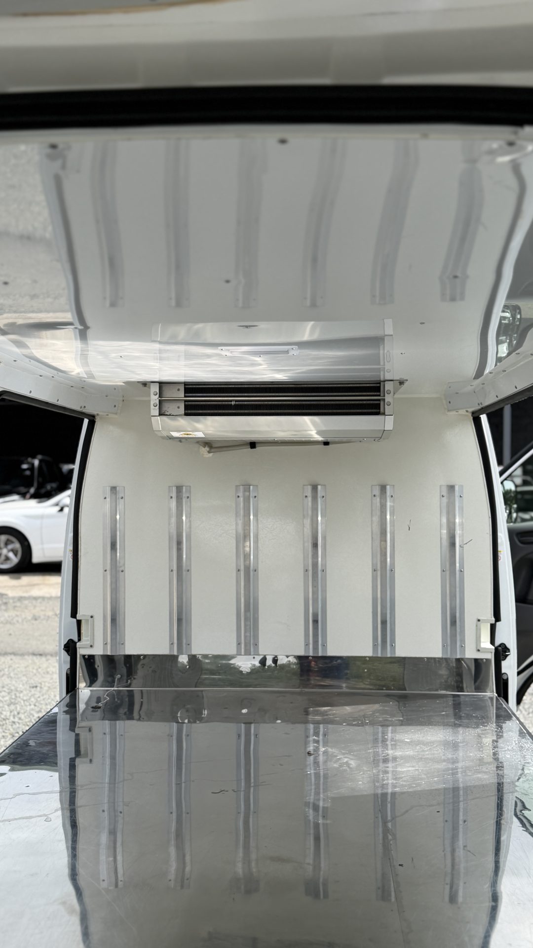 Vista 7 de Nissan Caravan NV350 2021