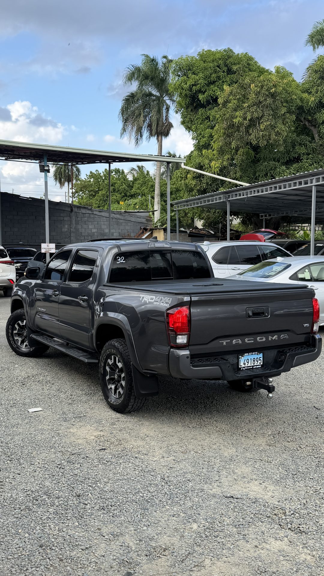 Vista 4 de Toyota Tacoma TRD OFF ROAD 2018