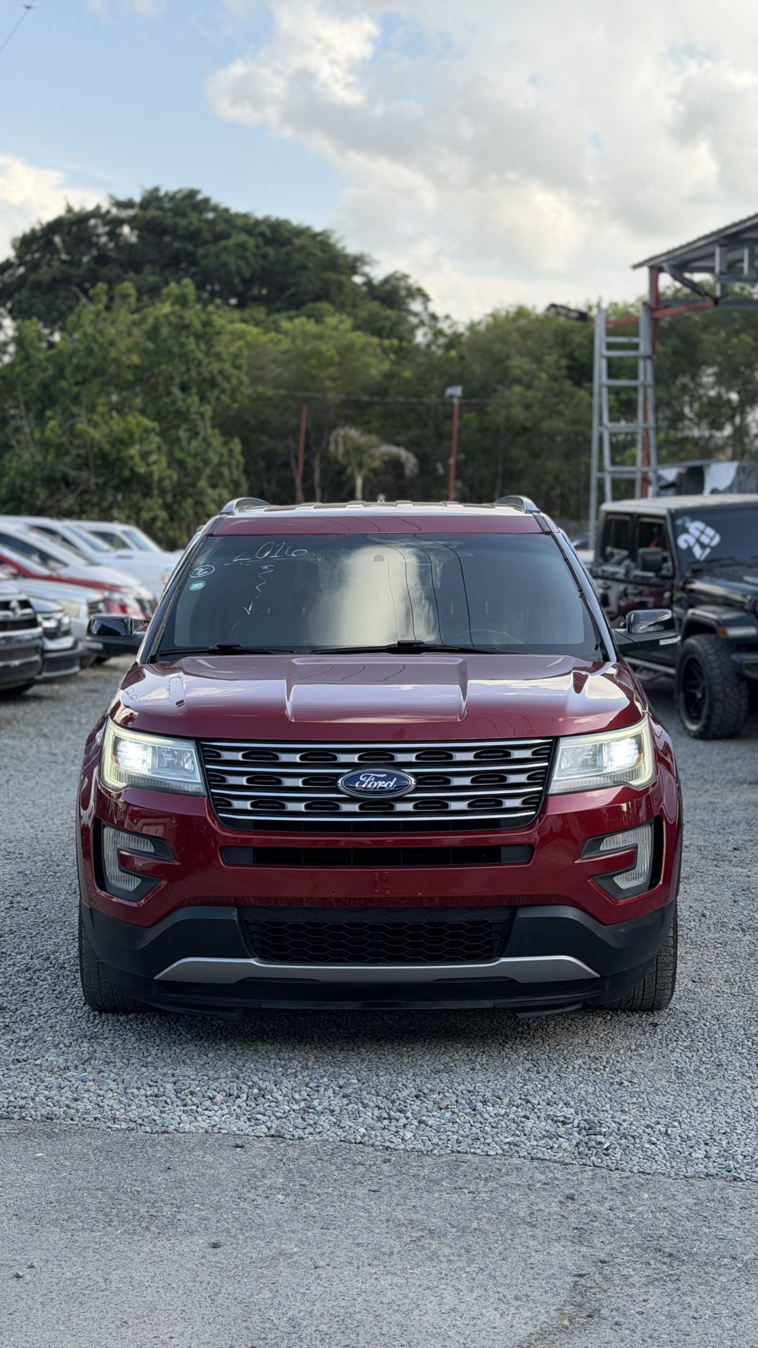 Vista 10 de Ford Explorer XLT 2016